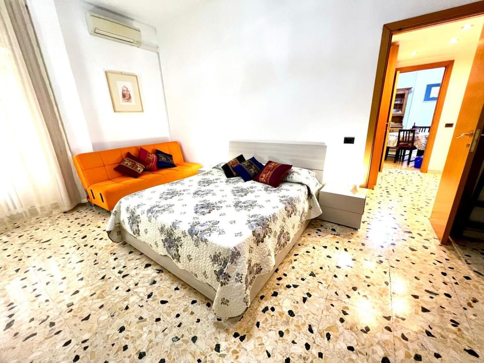Bed, air conditioner