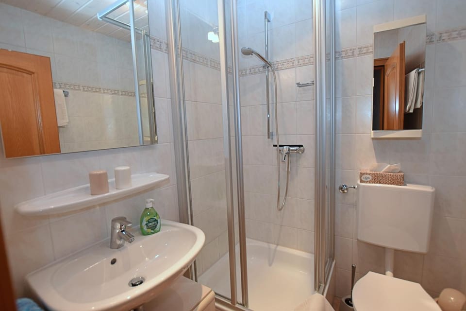 Gästehaus Bergfrieden, Ferienwohnung Andrea Apartment in Bavaria