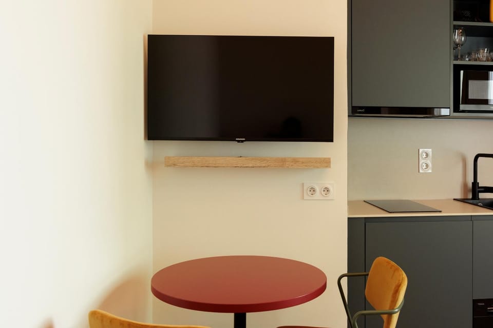 TV and multimedia, Dining area