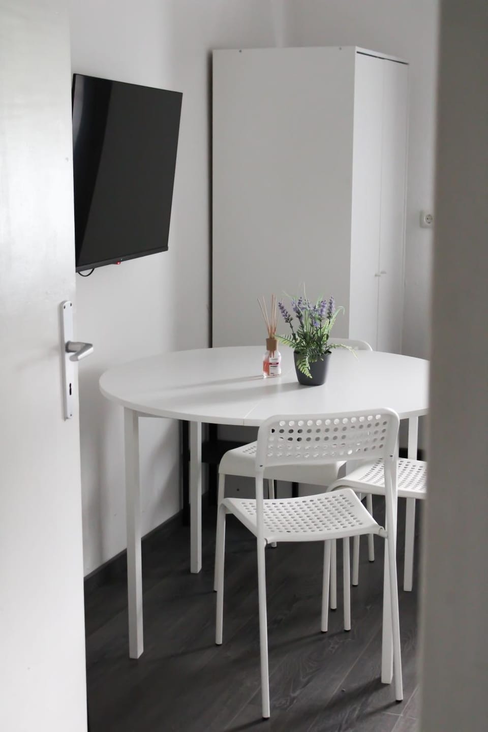TV and multimedia, Dining area
