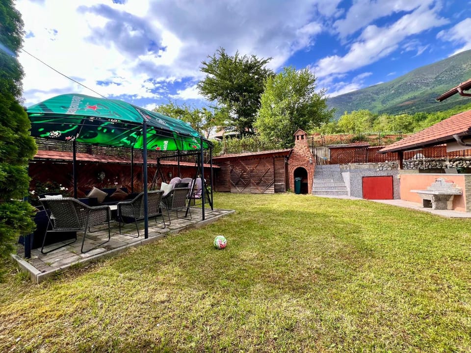 Patio, Garden, Balcony/Terrace