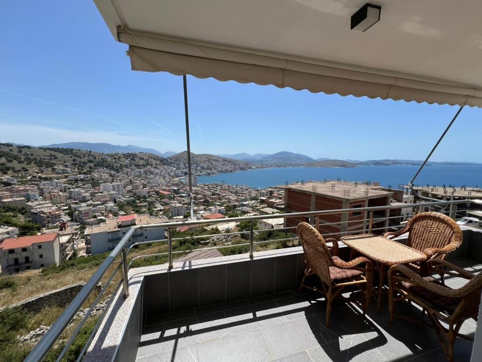 Beauty Villa Sarande ! Uphill Location Apartment in Sarandë