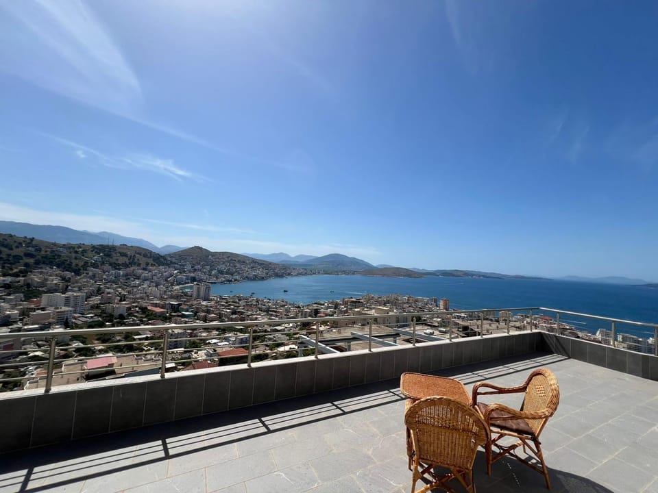 Beauty Villa Sarande ! Uphill Location Apartment in Sarandë