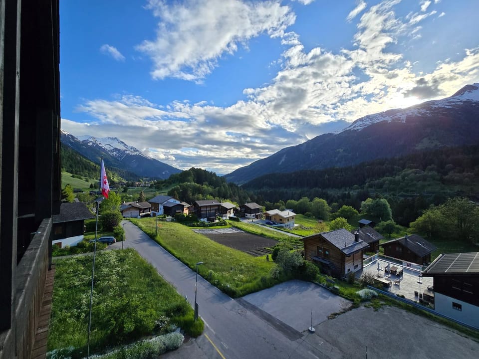 Neighbourhood, Mountain view