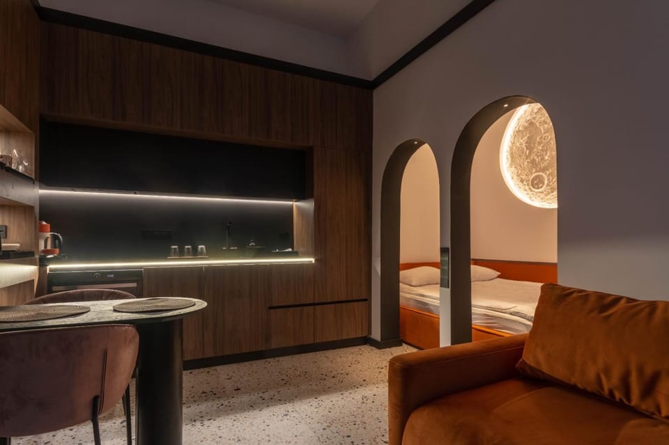 Kitchen or kitchenette, Bedroom