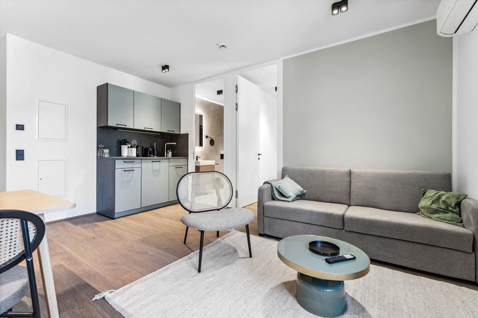 Kitchen or kitchenette, Seating area