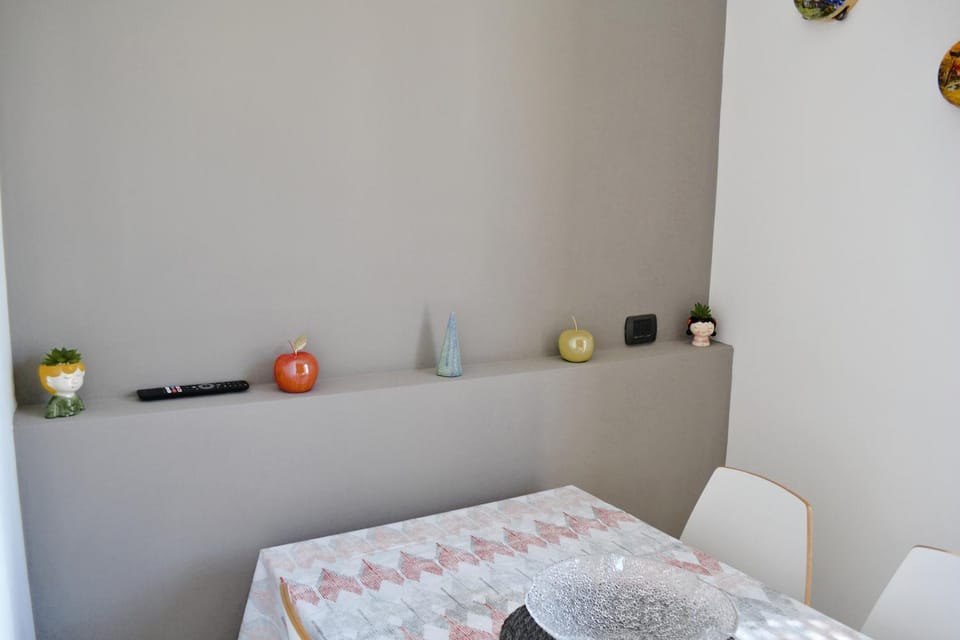 Dining area, furniture, kitchen