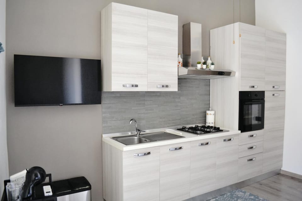 Day, TV and multimedia, furniture, minibar, oven