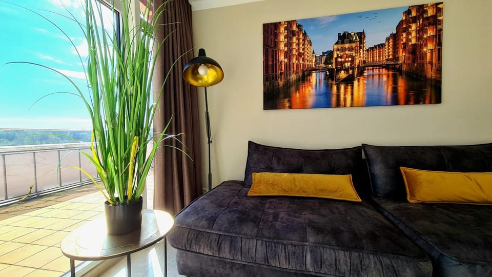 View (from property/room), Balcony/Terrace, Living room, Photo of the whole room, Seating area, Bedroom