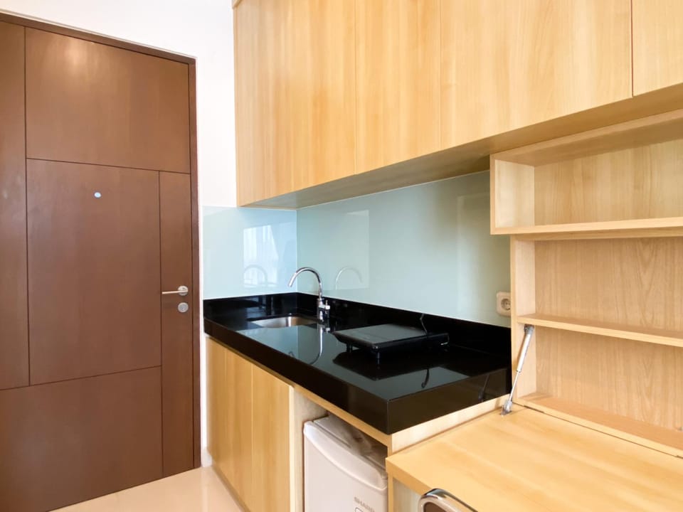 Modern Design and Homey Studio Ciputra World 2 Apartment By Travelio Apartment in South Jakarta City