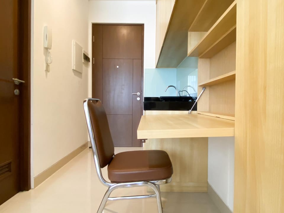 Modern Design and Homey Studio Ciputra World 2 Apartment By Travelio Apartment in South Jakarta City