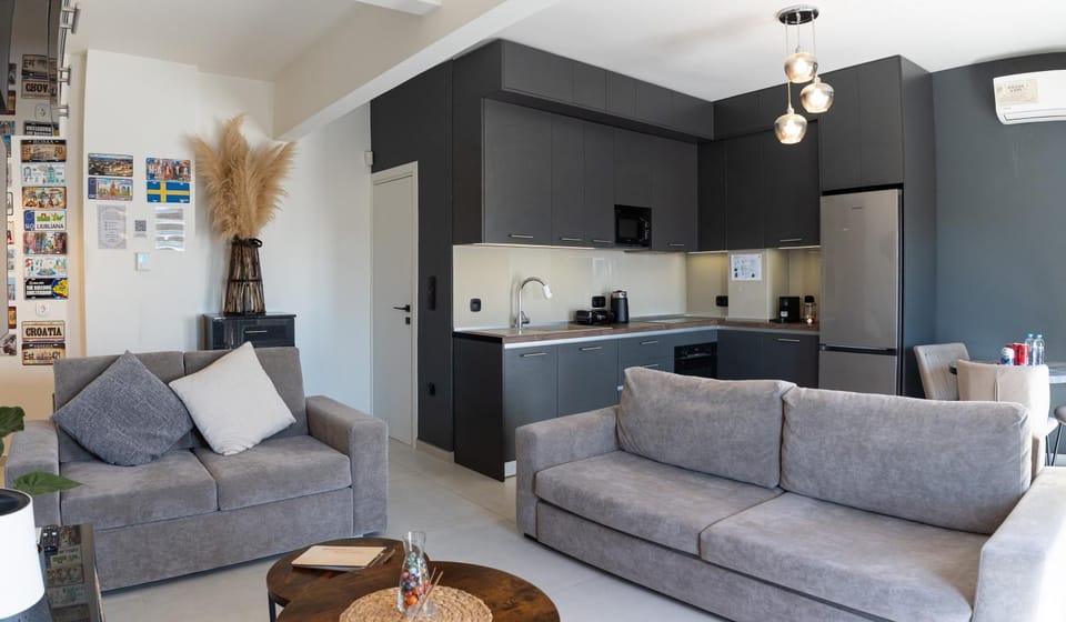 Kitchen or kitchenette, Living room, Seating area, Dining area, Text overlay, Text overlay, Breakfast, dishwasher, heating, internet, microwave, minibar, oven, air conditioner