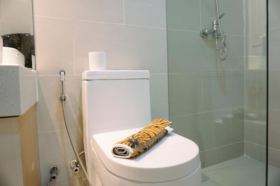 Comfort 1BR with Working Room at Daan Mogot City Apartment By Travelio Apartment in Jakarta