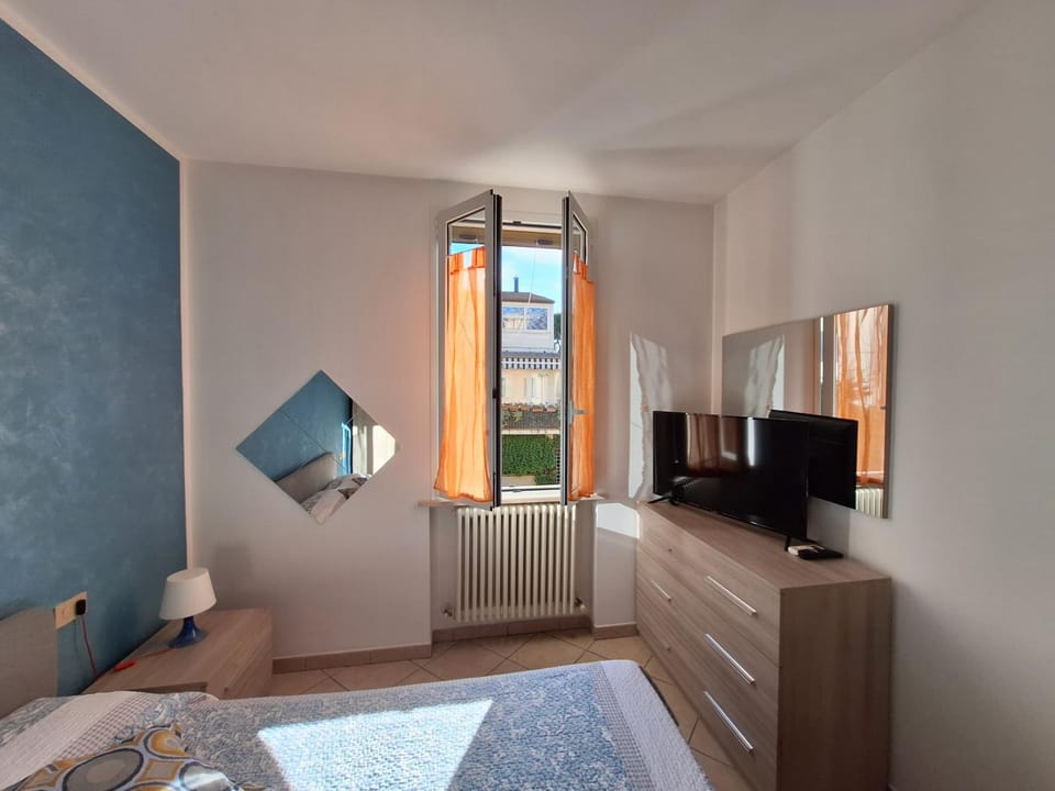 Summer, View (from property/room), View (from property/room), Bedroom, City view, Street view