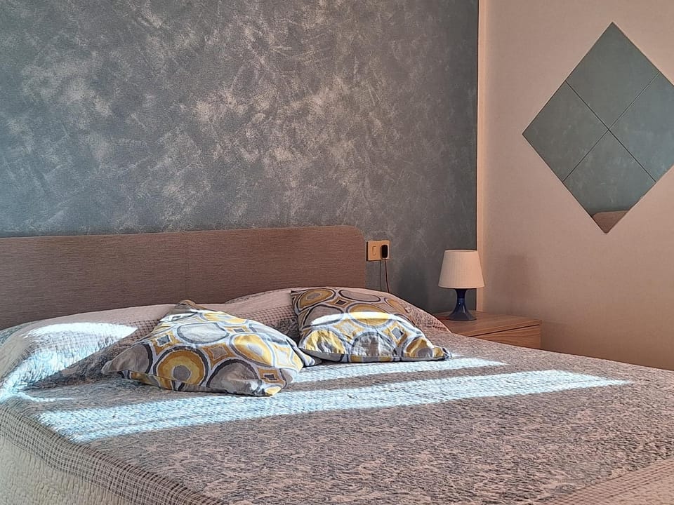 Bed, Decorative detail, Bedroom