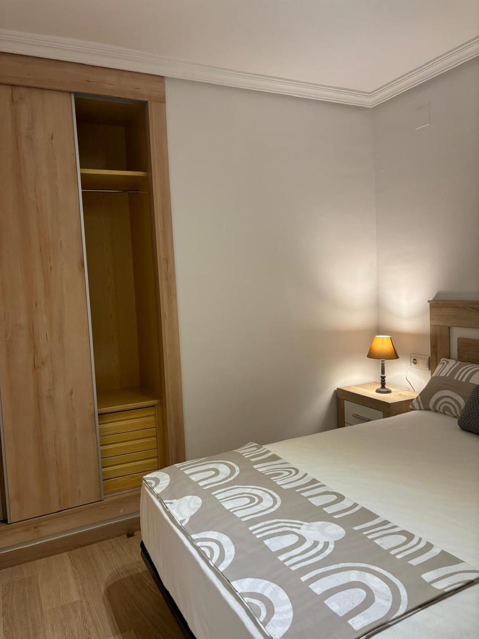 Bed, Photo of the whole room, Bedroom, wardrobe