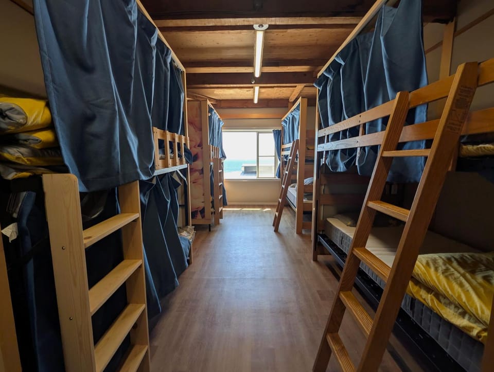 Bed, Photo of the whole room, bunk bed