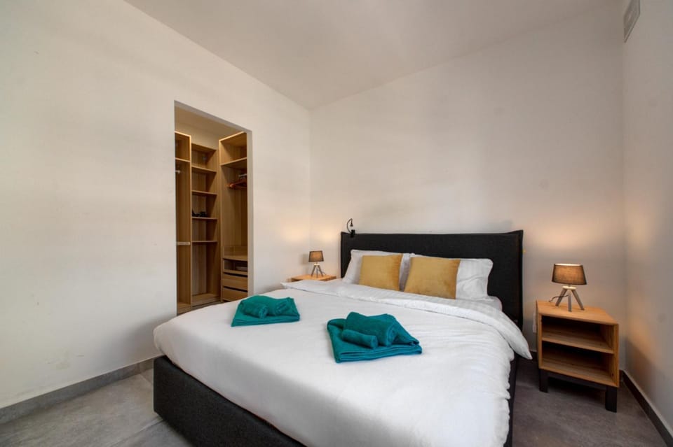 Bed, Bedroom, wardrobe