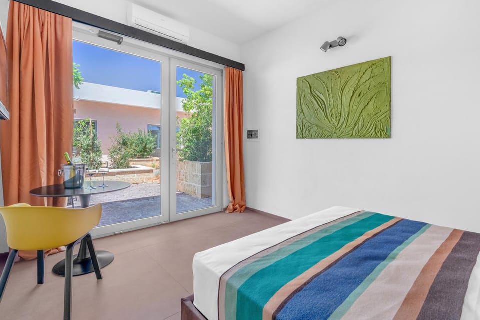 Bed, View (from property/room), Balcony/Terrace, Bedroom