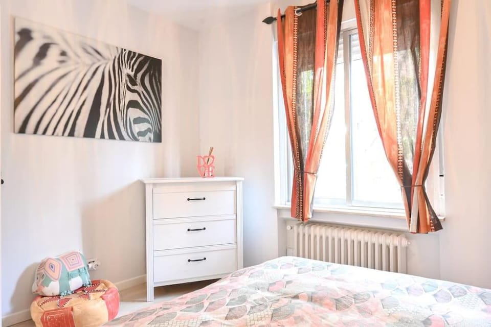 For You Rentals Cómodo apartamento TEMPORAL de un dormitorio CAR430 Apartment in Madrid