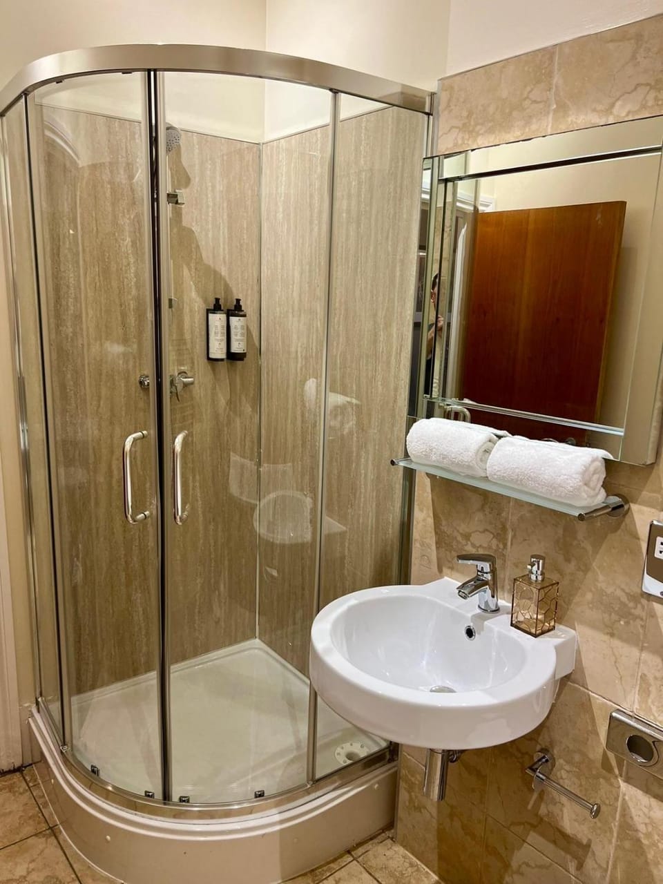 Shower, Bathroom, towels