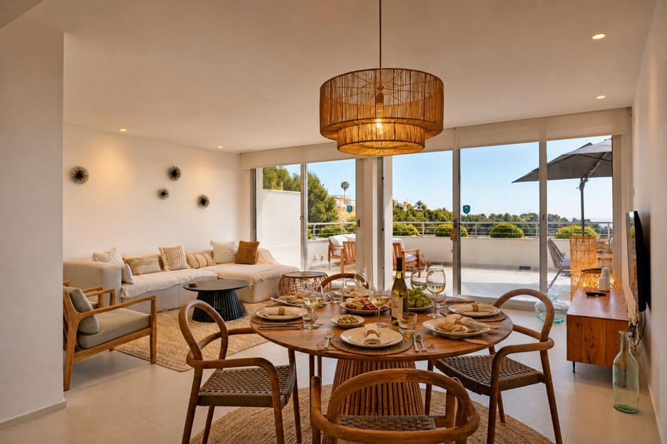 Living room, Seating area, Dining area