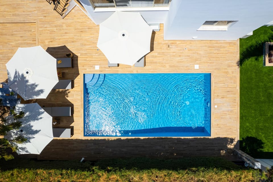 Harmonia Luxury Villa by Nomads Villa in Peyia