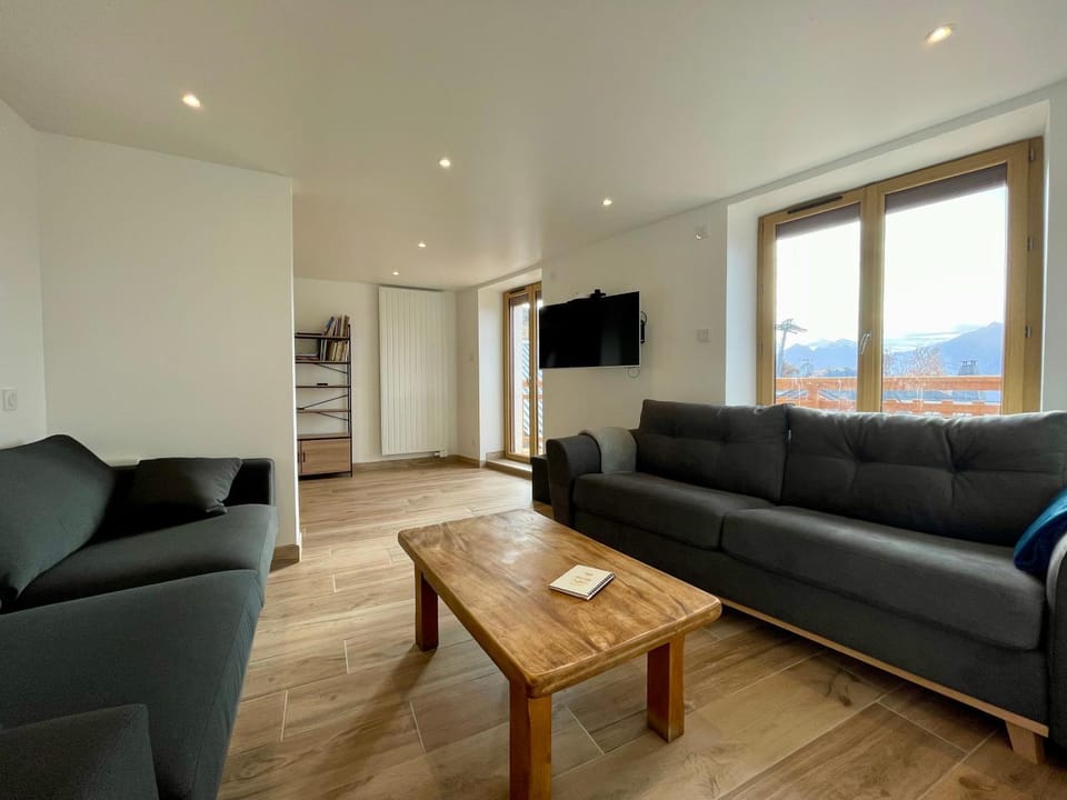 TV and multimedia, Living room, Seating area