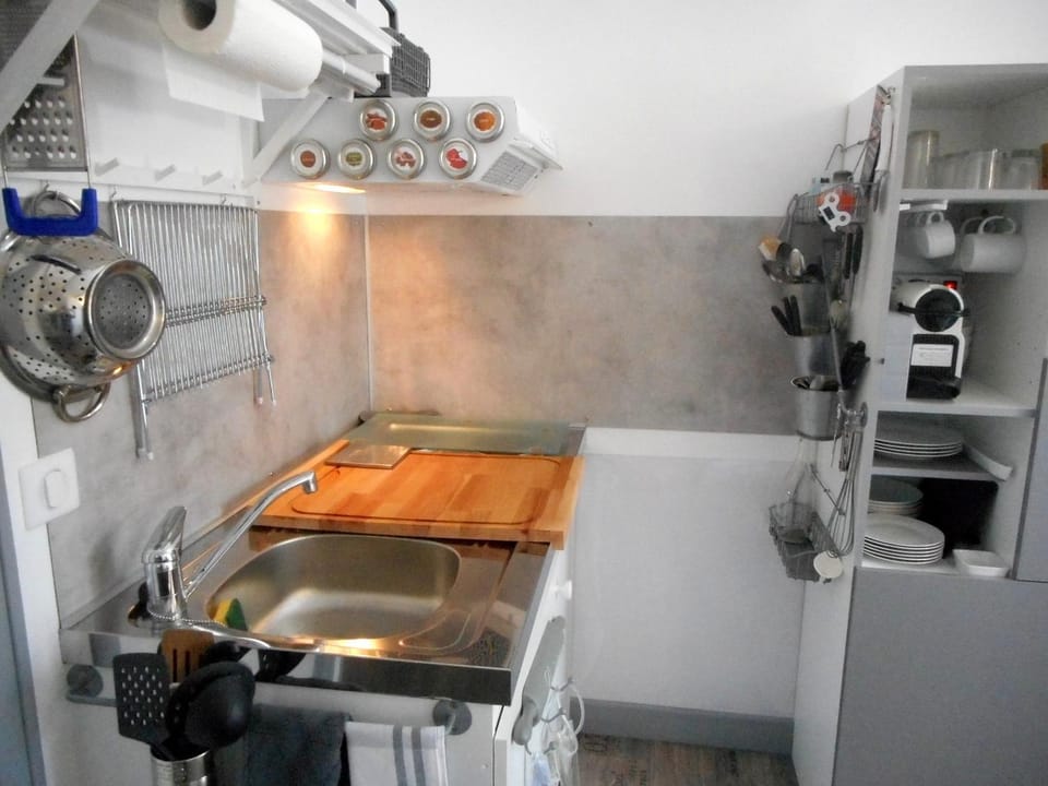 Kitchen or kitchenette, Living room