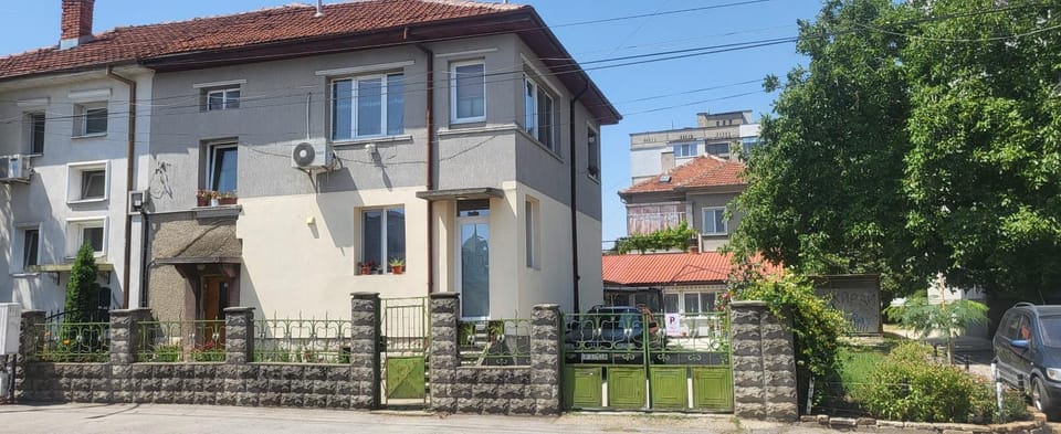 Property building, Day