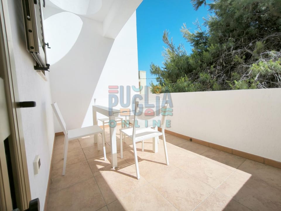 Property building, Patio, Day, View (from property/room), Balcony/Terrace, Dining area