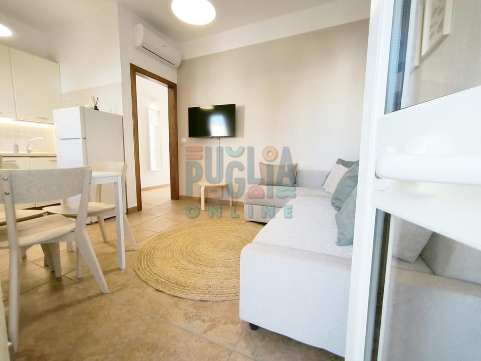 Bed, TV and multimedia, Kitchen or kitchenette, Living room, Photo of the whole room, Seating area, Dining area, Bedroom, minibar, oven