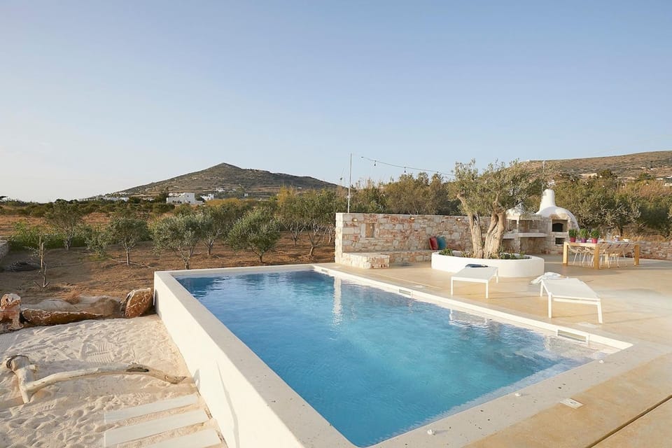 Day, Natural landscape, Mountain view, Pool view, Swimming pool, sunbed