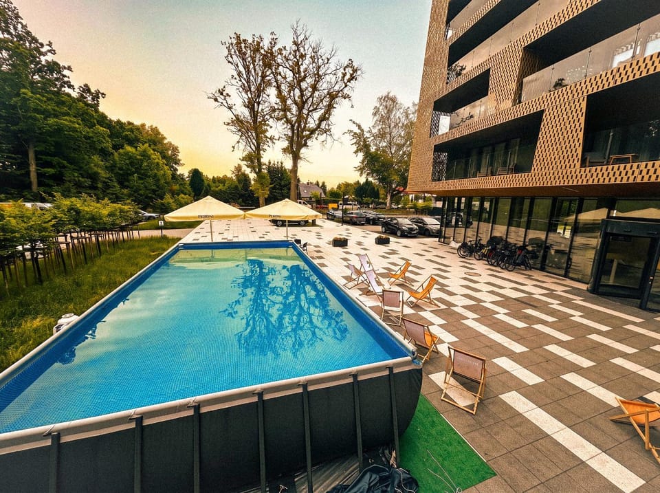 Swimming pool