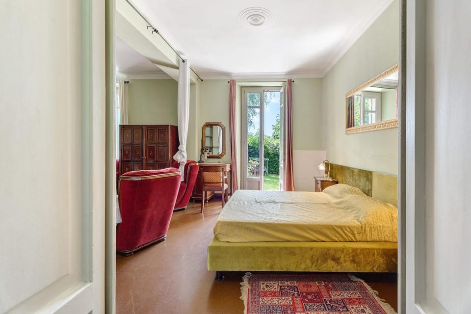 Living room, Bedroom