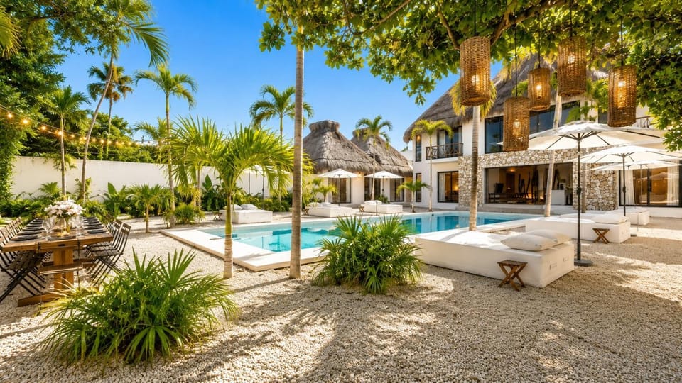 Staff, BBQ facilities, Garden, Garden, Garden view, Garden view, Pool view, Pool view, Swimming pool, Swimming pool, children, Family, furniture, furniture, internet, safe, sunbed, sunbed, towels, wedding, washing machine, kitchen