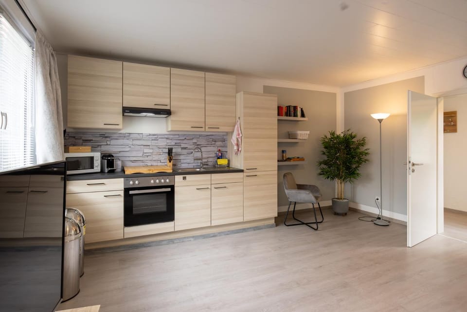 Kitchen or kitchenette, Dining area, stove, toaster, kitchen