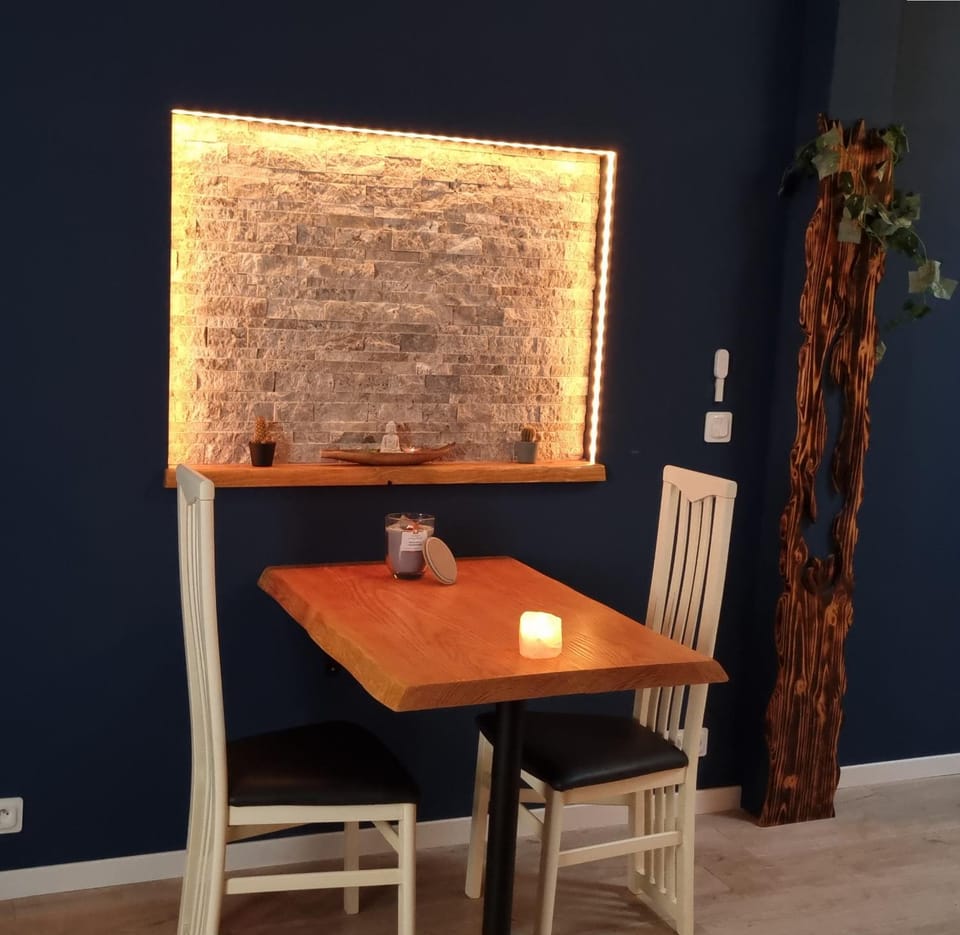 Appartement Romantique Climatisé BELORIZON - 30 min de la mer Apartment in French Riviera