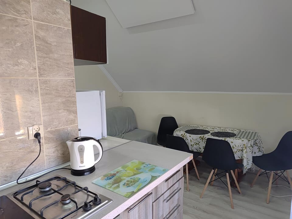 Seating area, kitchen