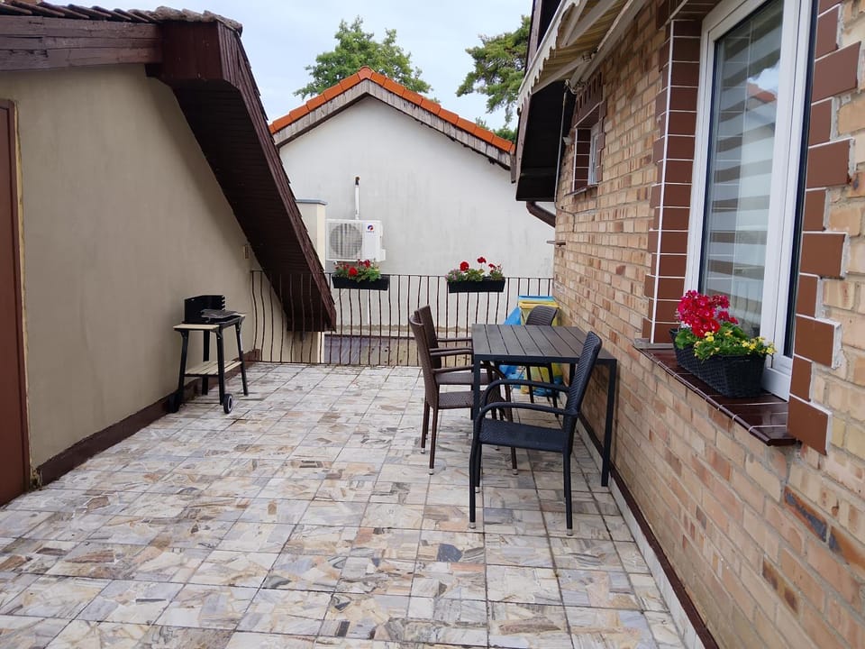 Property building, Balcony/Terrace