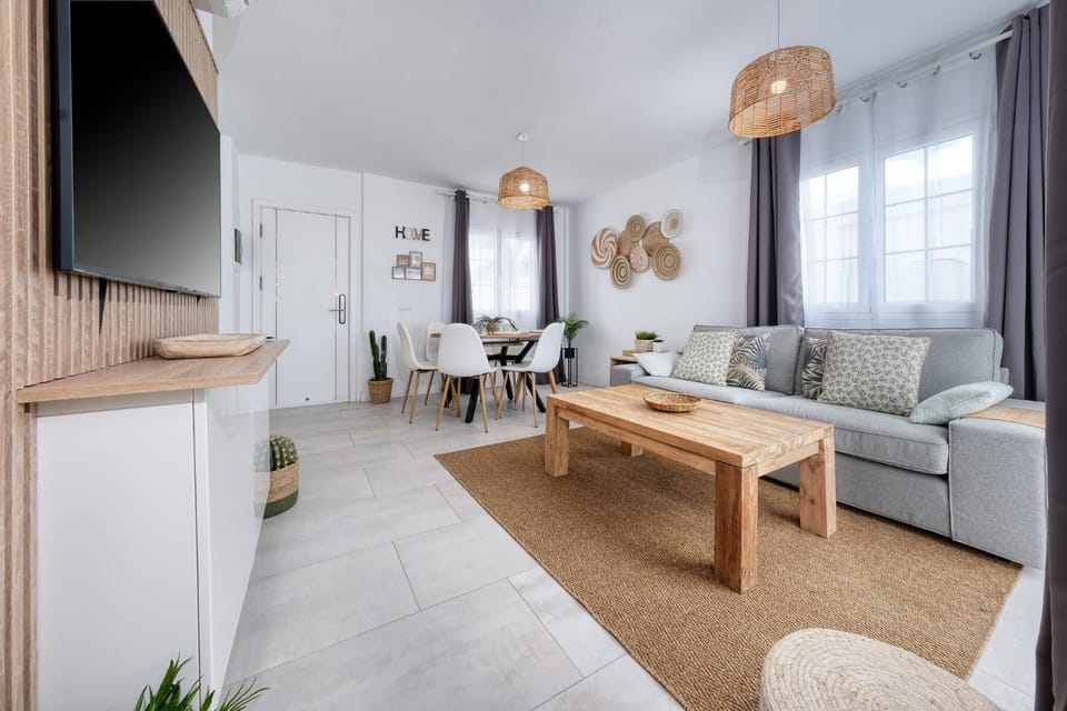Communal lounge/ TV room, Living room