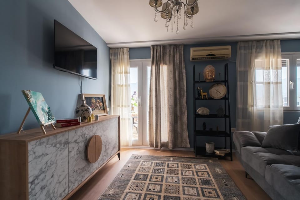 Communal lounge/ TV room, TV and multimedia, Living room, Seating area