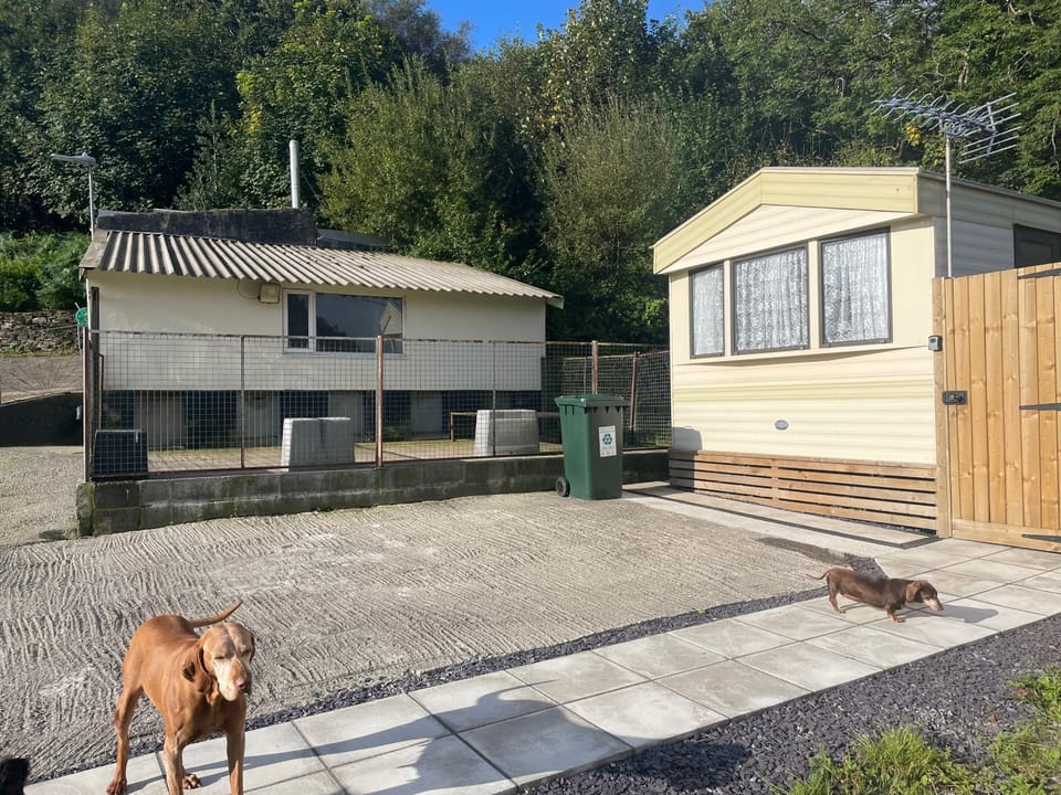 Three bed static caravan with fantastic views and hottub House in Wales