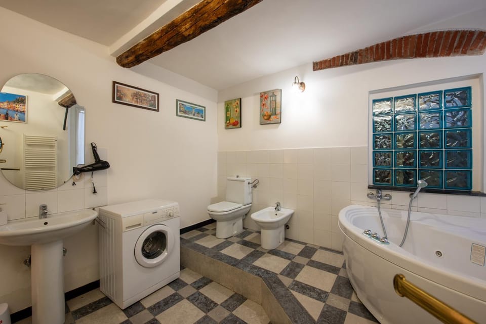 Toilet, Bathroom, Bath, bidet, towels