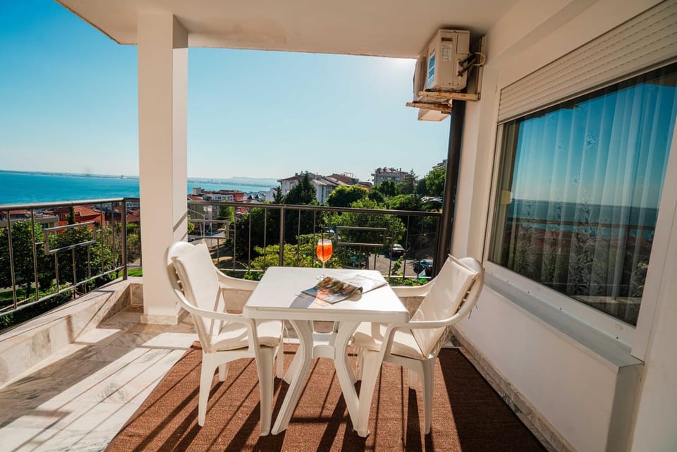 View (from property/room), Balcony/Terrace