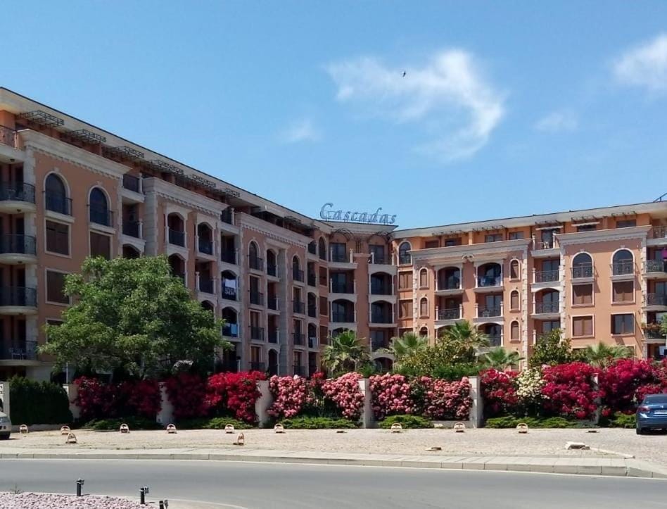 Property building, Location