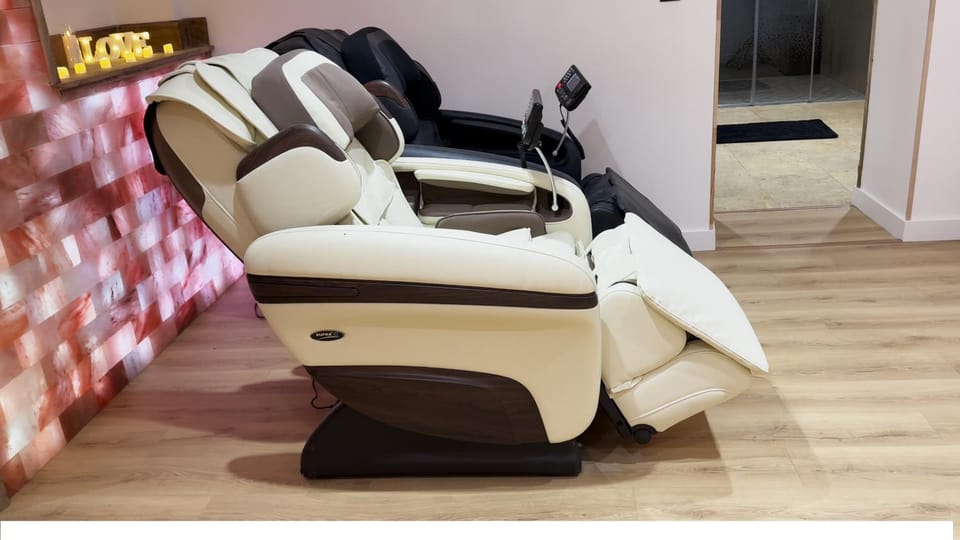 Massage, Living room