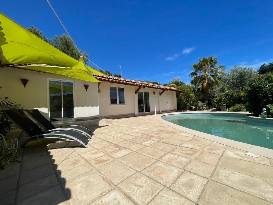 Pool view, Swimming pool, sunbed