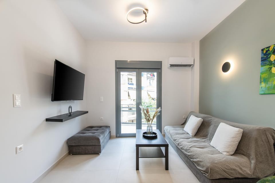 Communal lounge/ TV room, TV and multimedia, Living room, Seating area