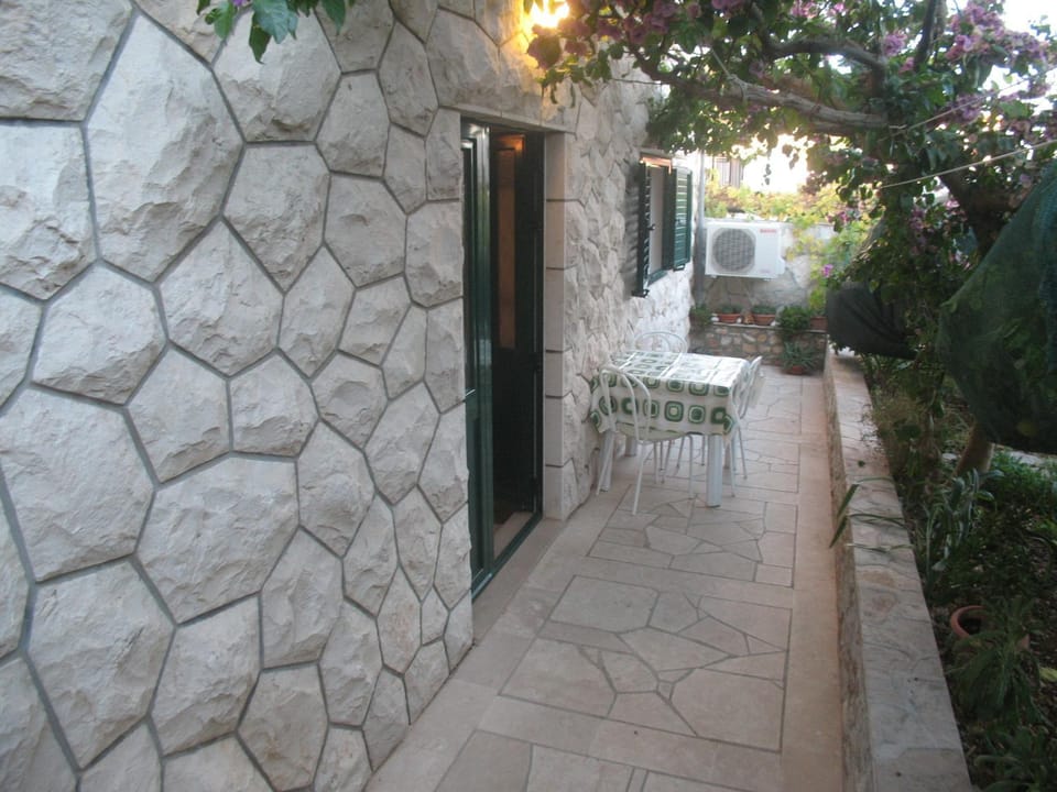 Facade/entrance, Day